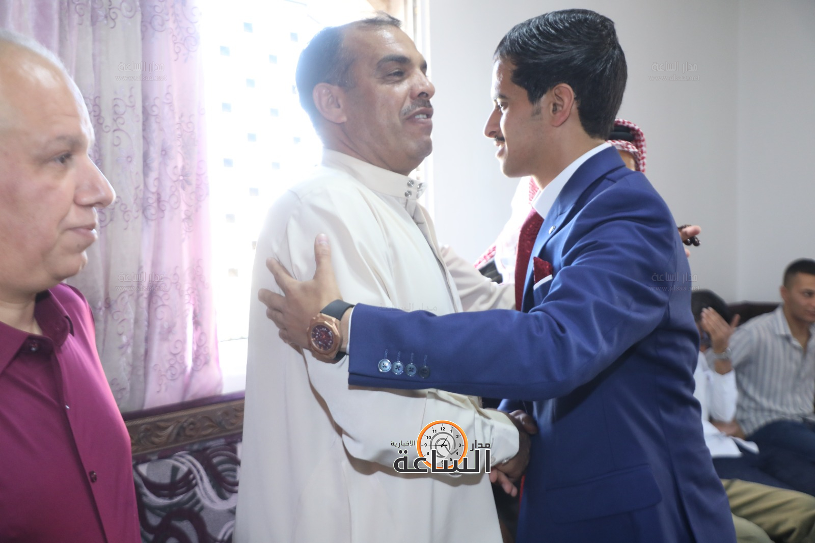 Madar Al-Saa Images 0.7202078114413744