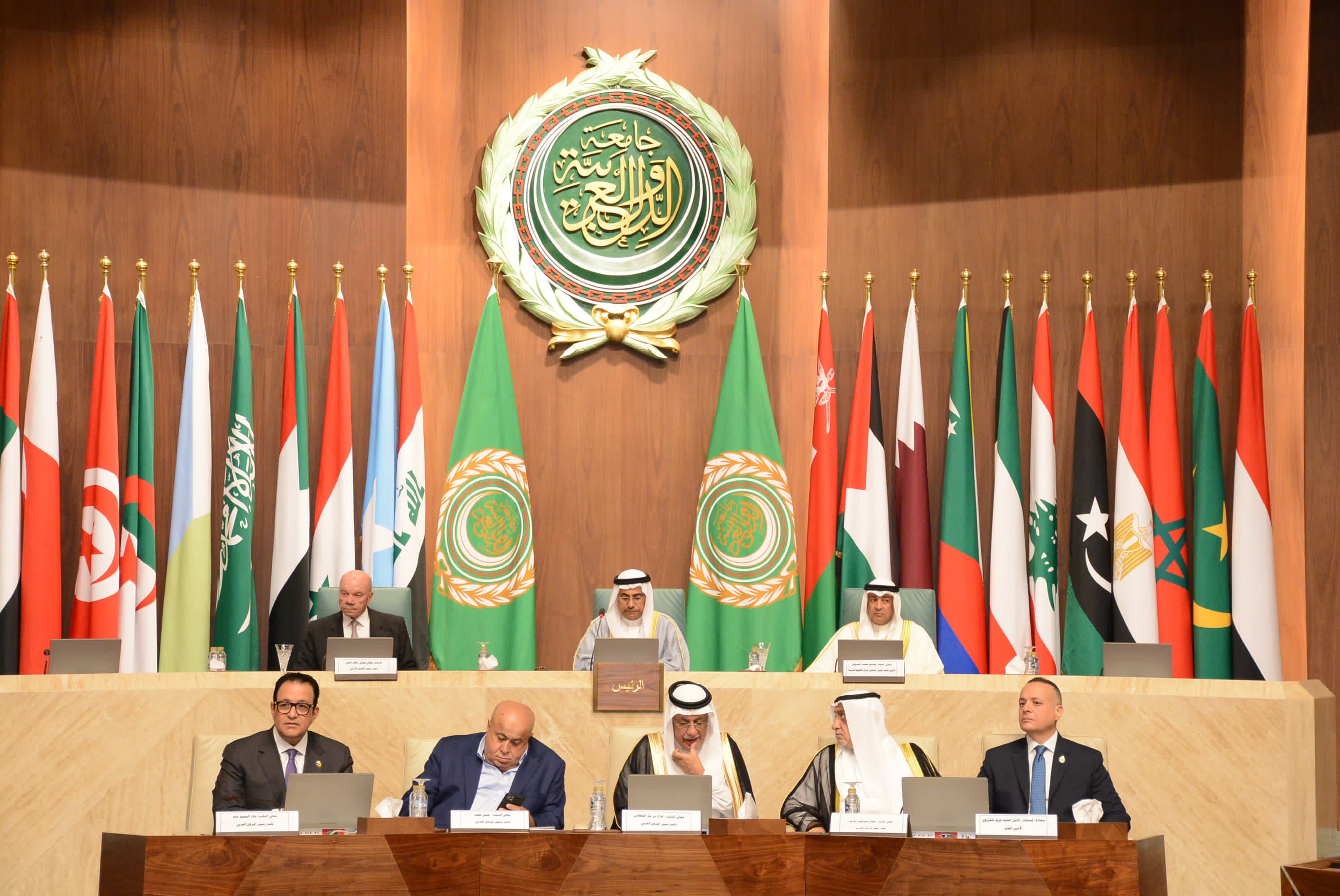 Madar Al-Saa Images 0.5701127220142519