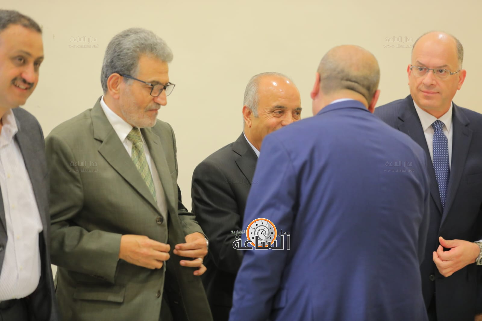 Madar Al-Saa Images 0.15657358676951283