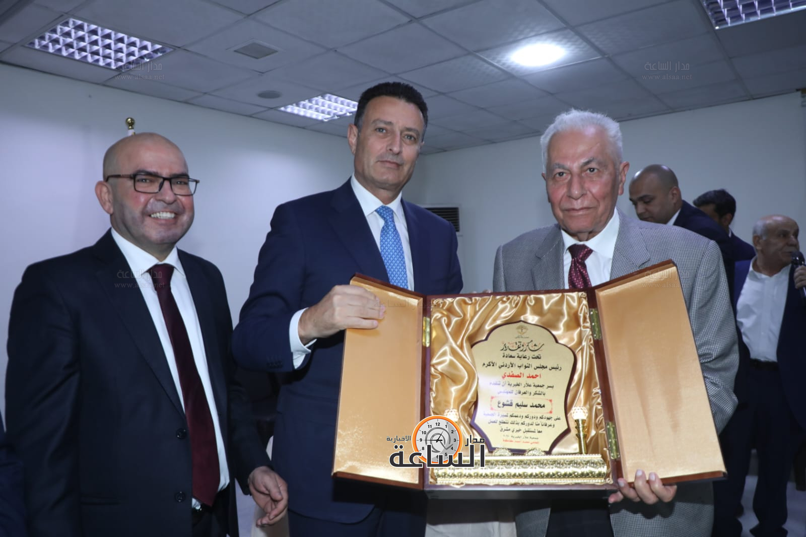 Madar Al-Saa Images 0.44186115251845126