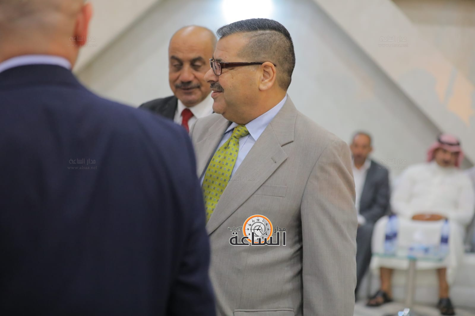 Madar Al-Saa Images 0.32333510167626334