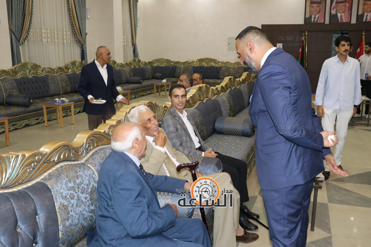 Madar Al-Saa Images 0.7330205485432049