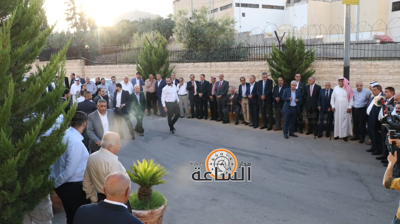 Madar Al-Saa Images 0.5752153045938866