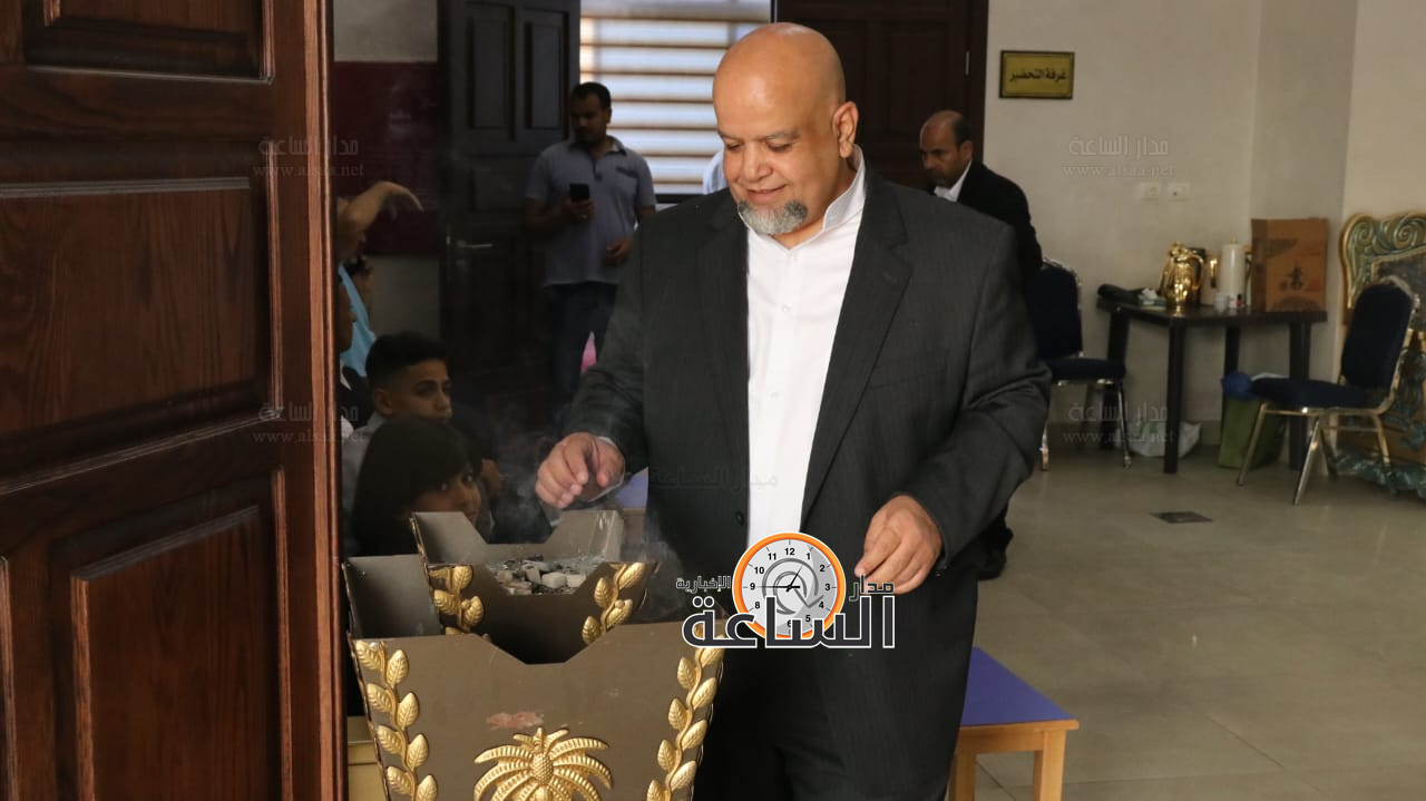 Madar Al-Saa Images 0.7835733923492443