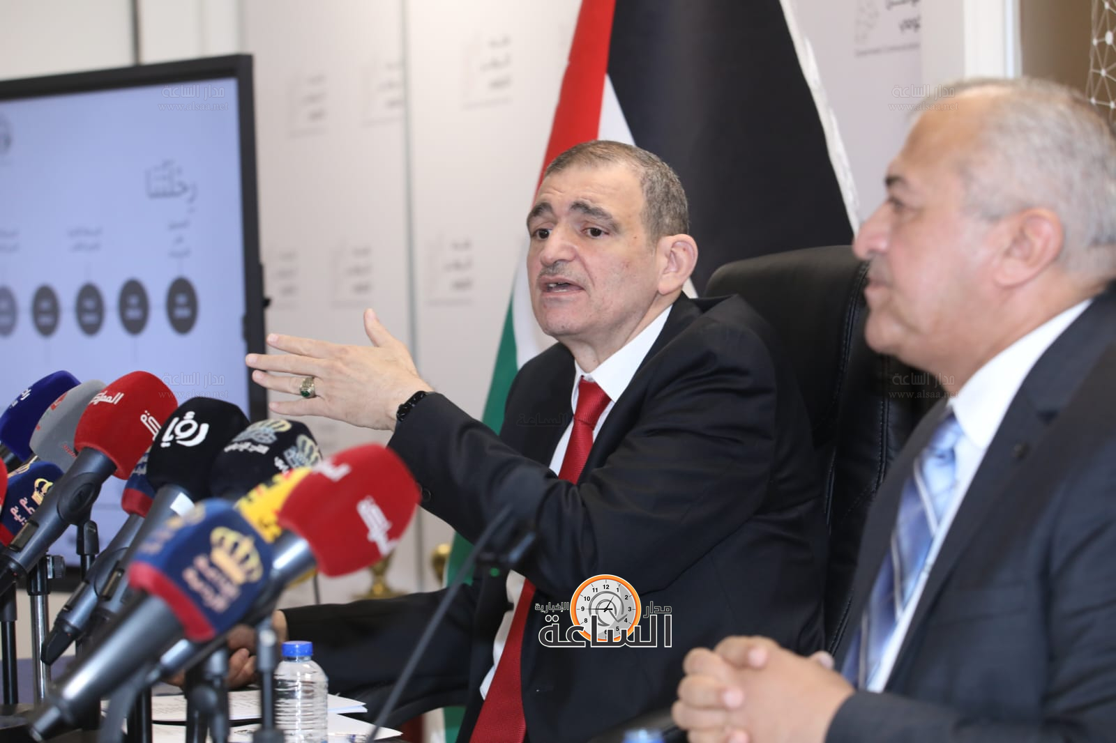 Madar Al-Saa Images 0.9435552649495964