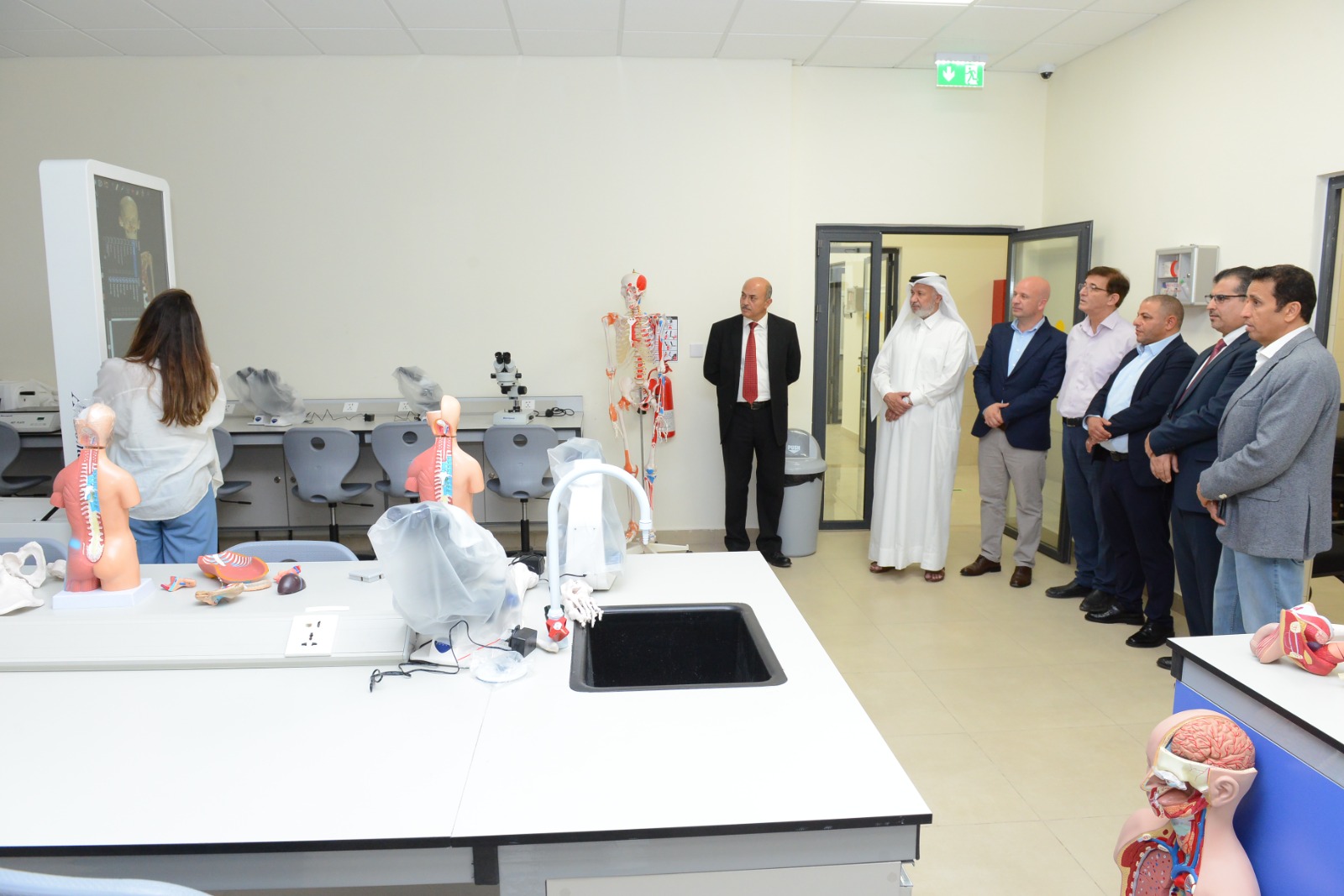 Madar Al-Saa Images 0.4891930616868396