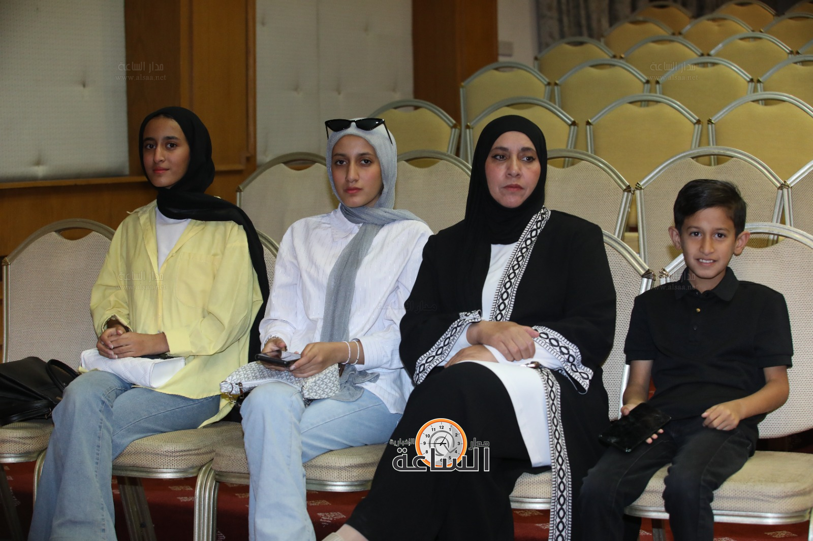 Madar Al-Saa Images 0.9892414580159001