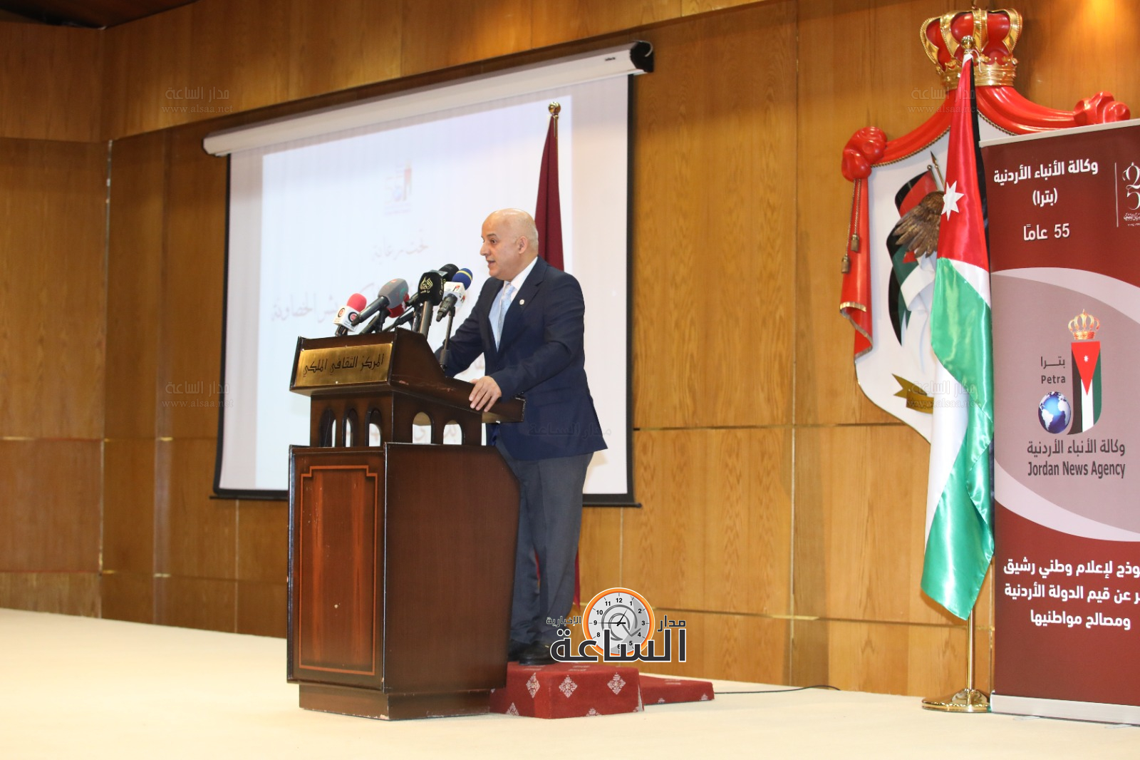 Madar Al-Saa Images 0.5267236265539081