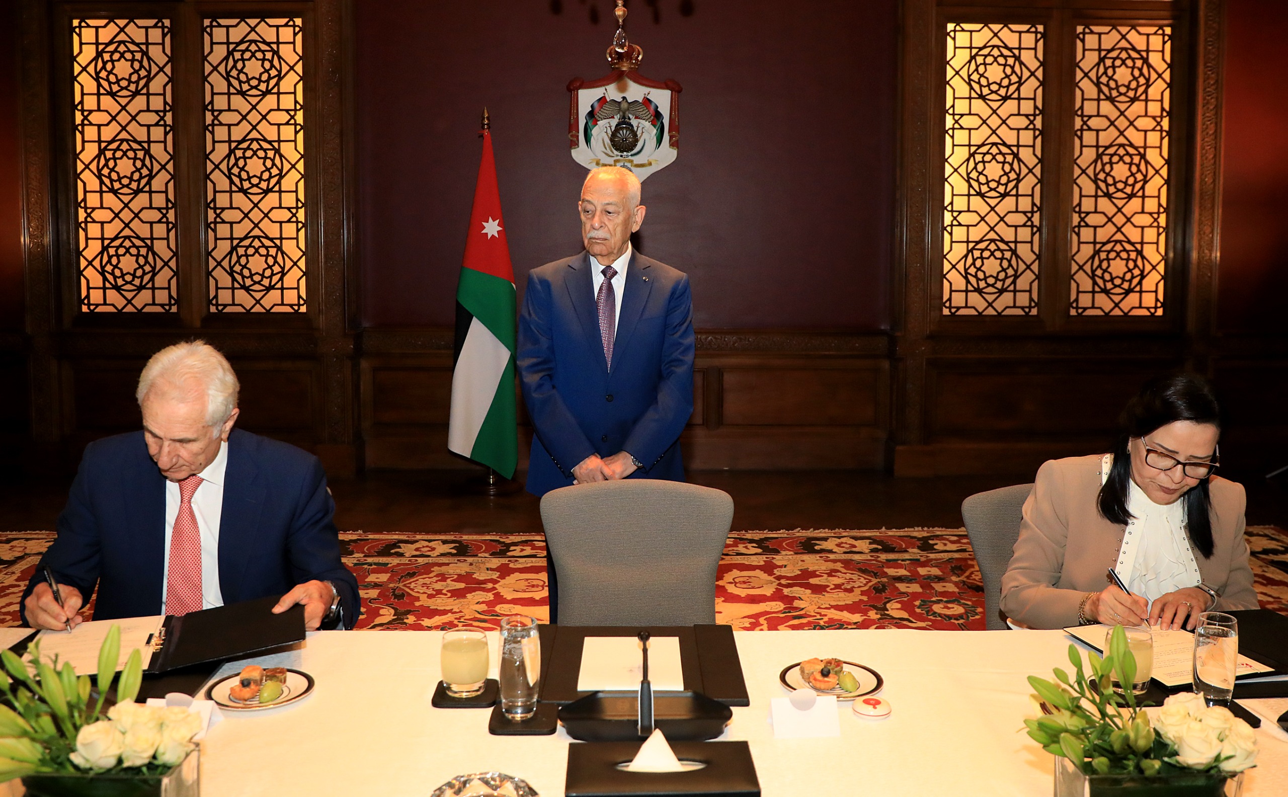 Madar Al-Saa Images 0.4531066644654531