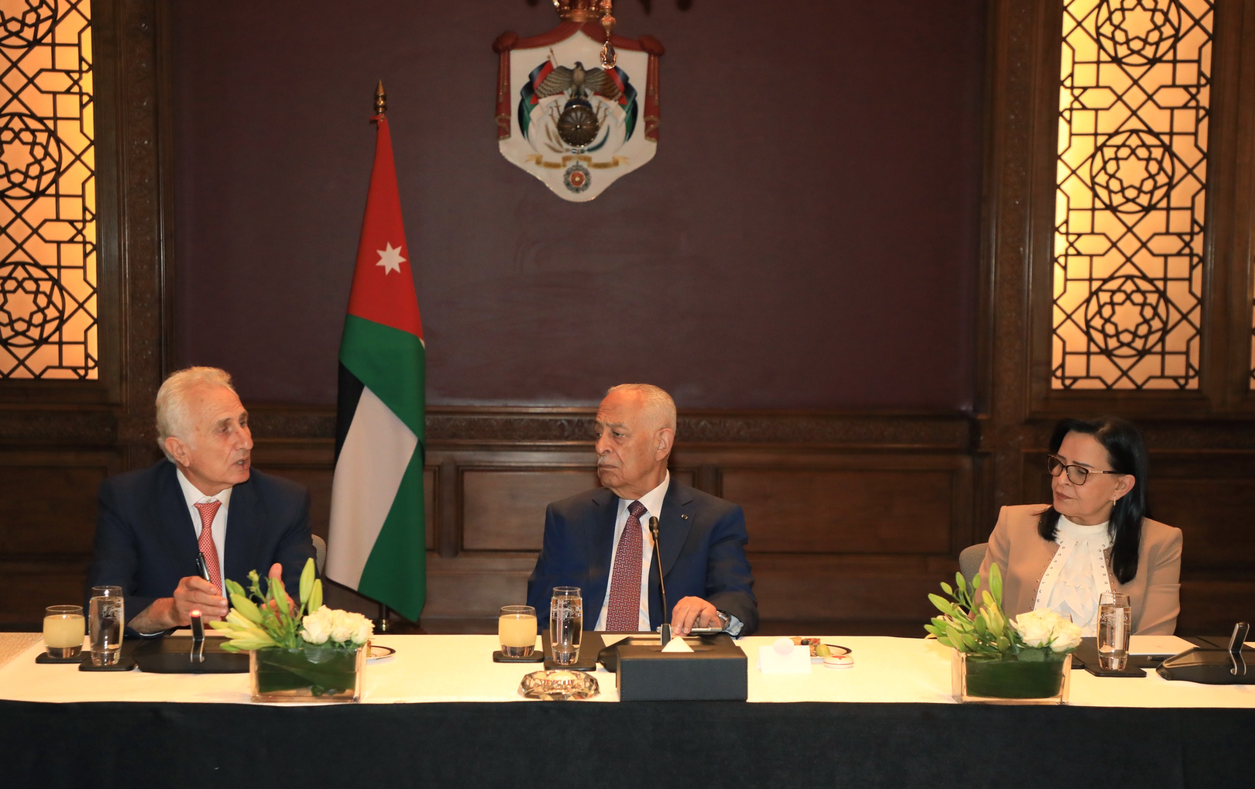 Madar Al-Saa Images 0.054414467724315685