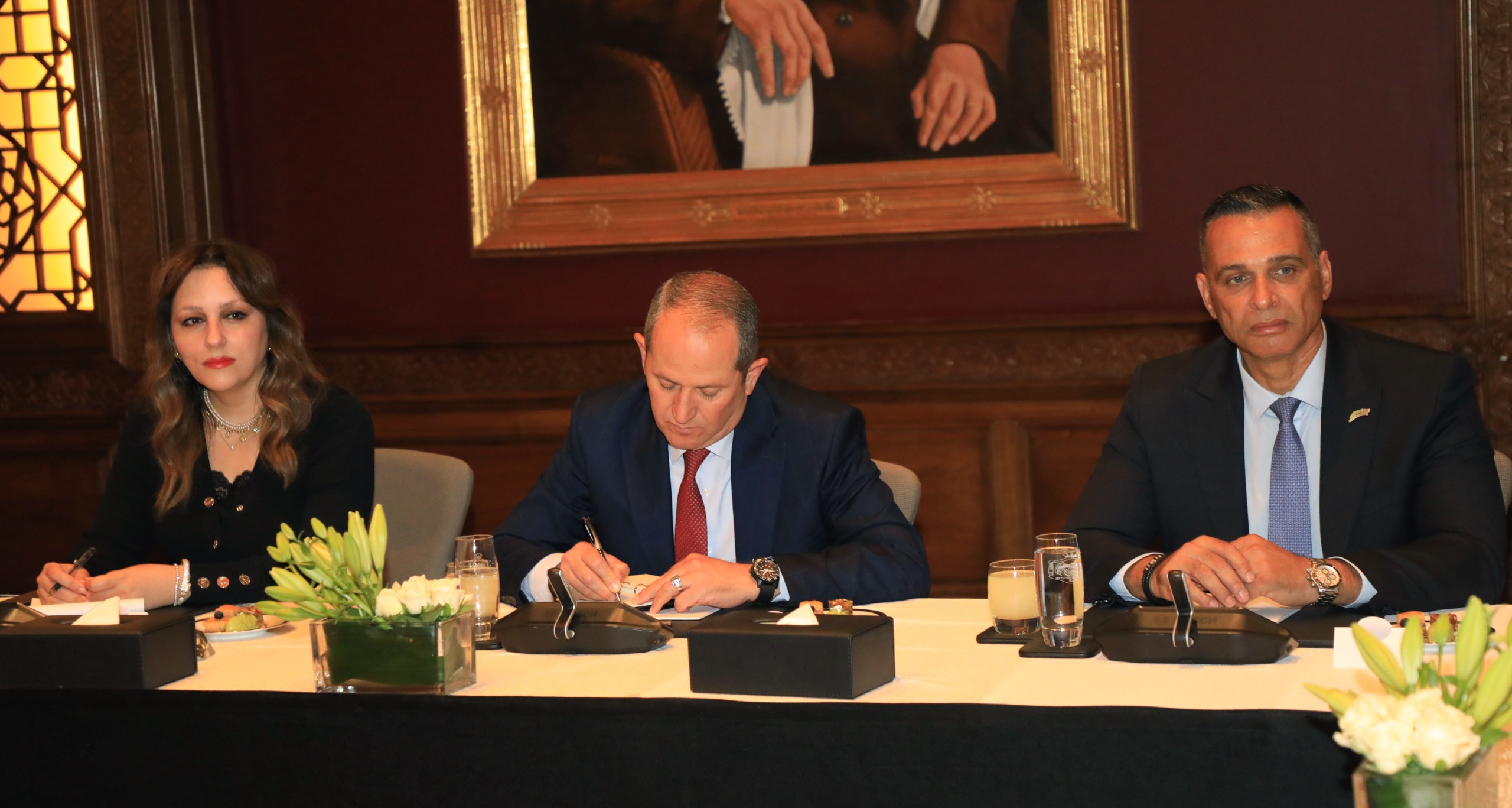 Madar Al-Saa Images 0.545448272623895