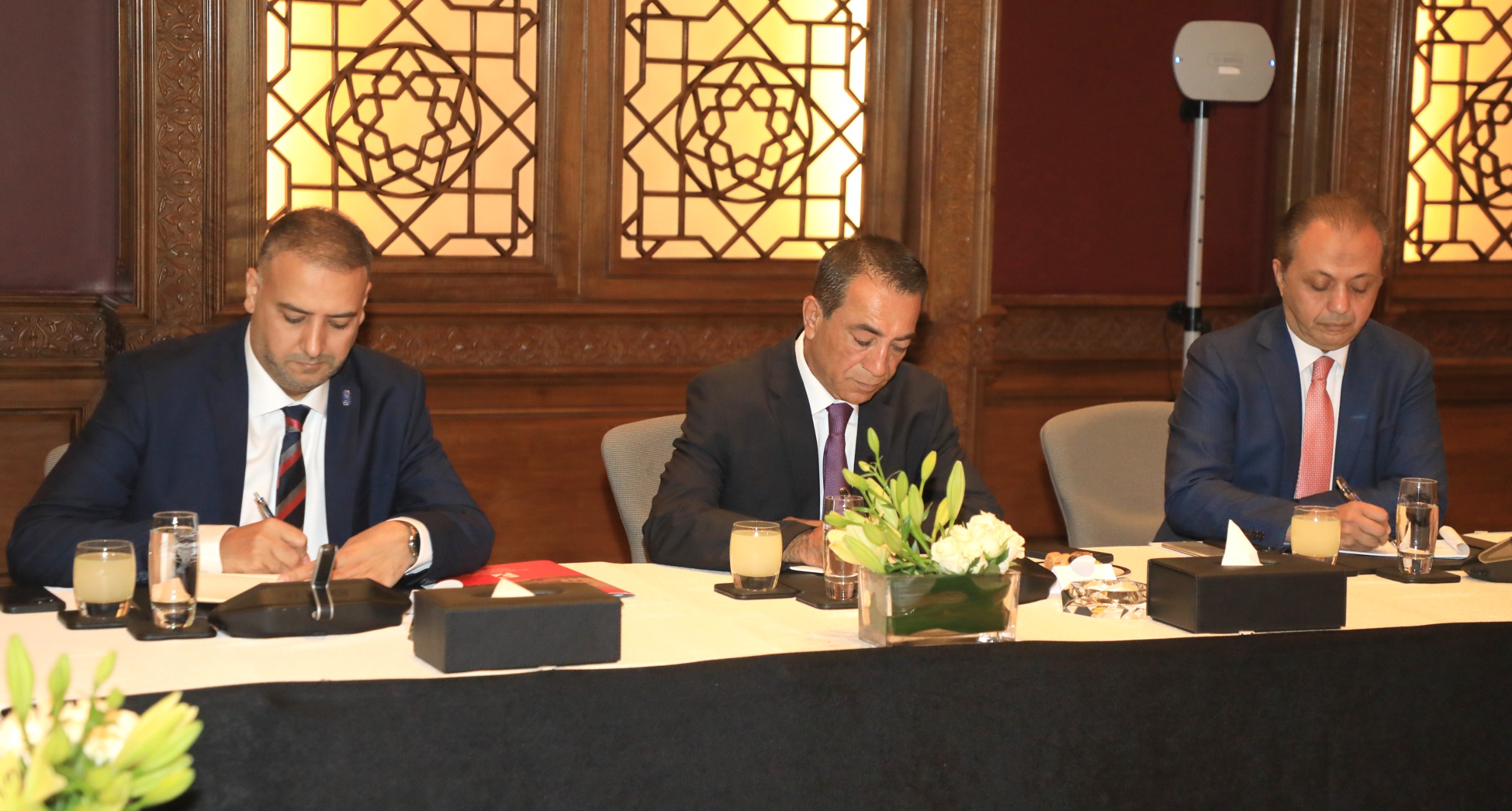 Madar Al-Saa Images 0.4812638833386922