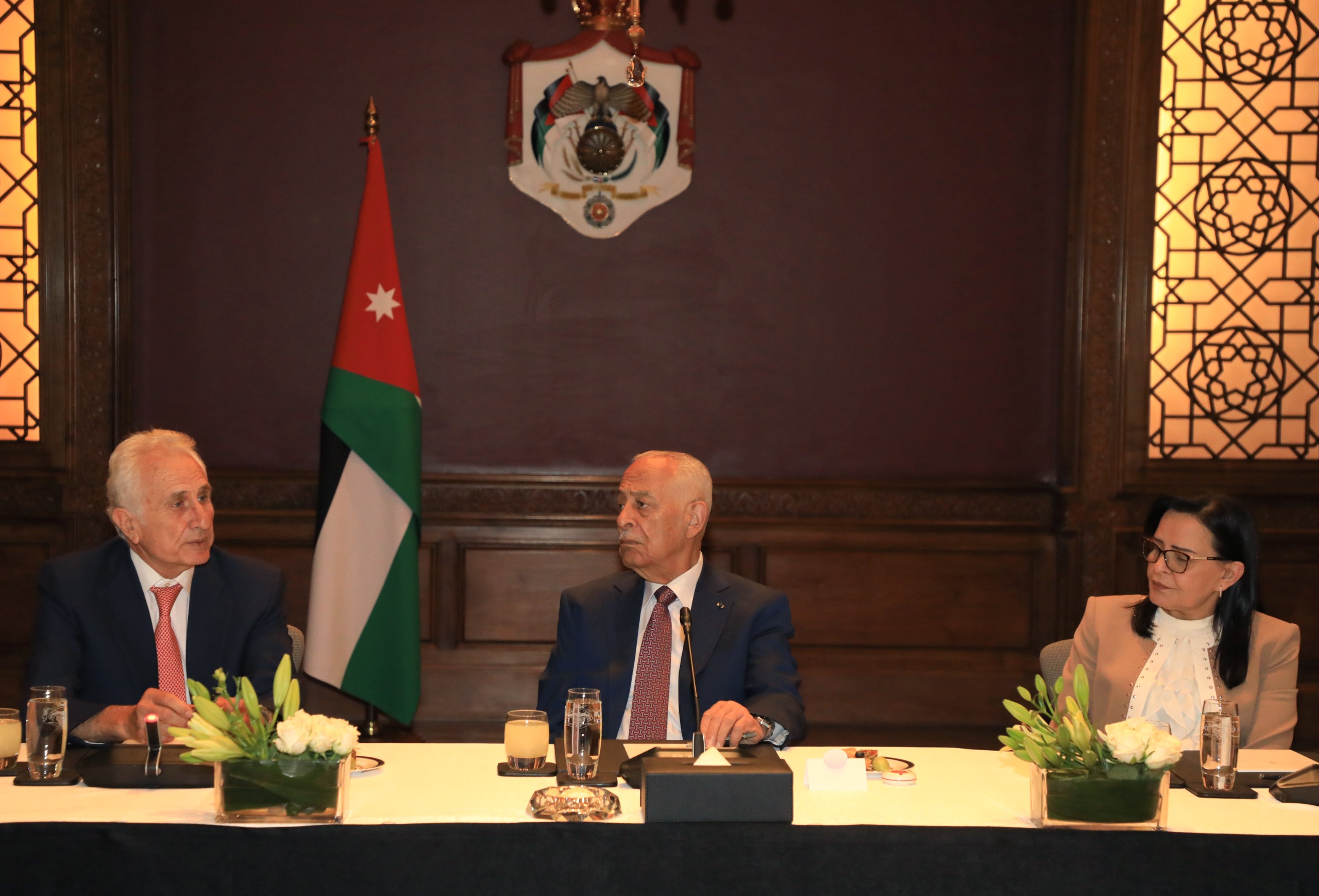 Madar Al-Saa Images 0.8375111734557124