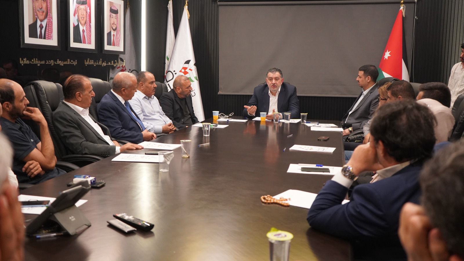 Madar Al-Saa Images 0.7794887445673762