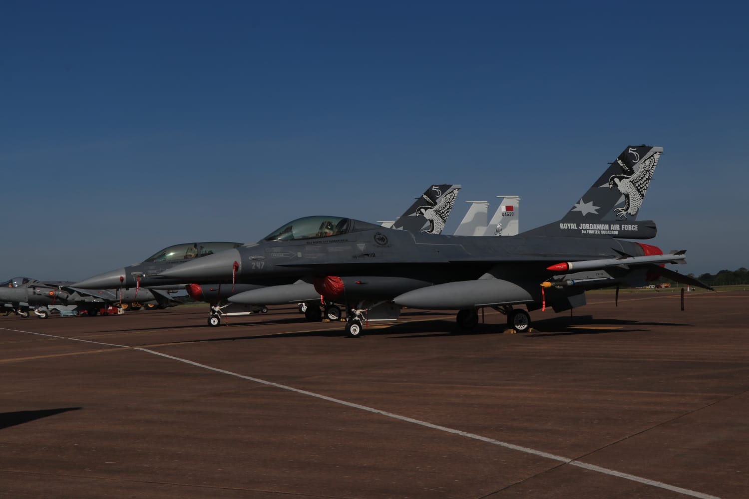 Madar Al-Saa Images 0.12844563682462384