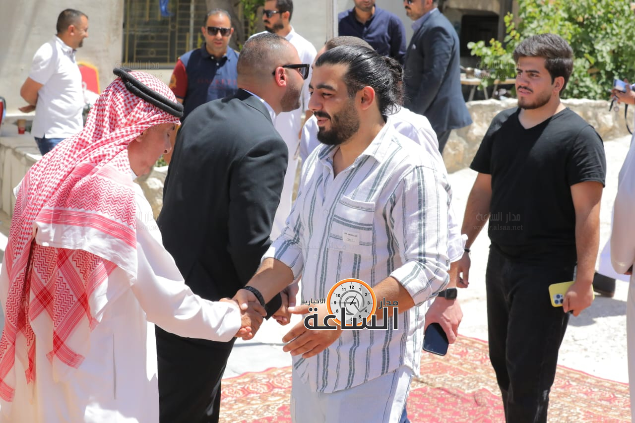 Madar Al-Saa Images 0.6706845045235537