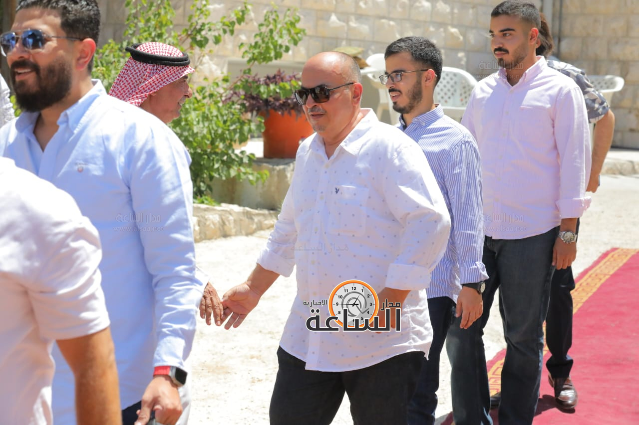 Madar Al-Saa Images 0.16136609239821942