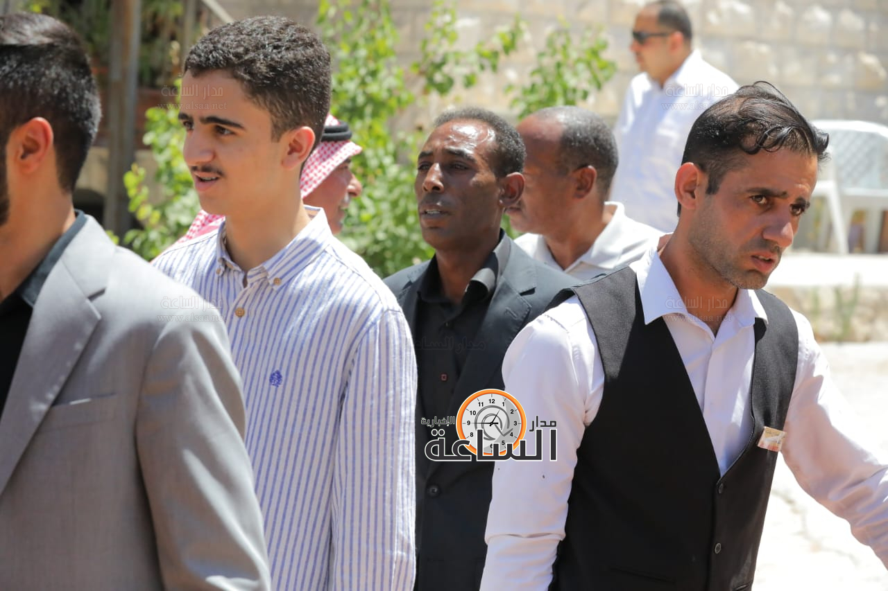 Madar Al-Saa Images 0.4217816759092414