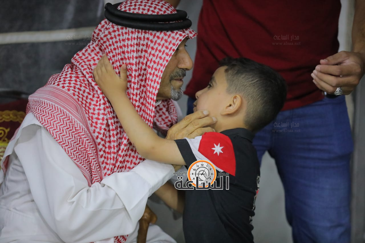 Madar Al-Saa Images 0.7274905635220215