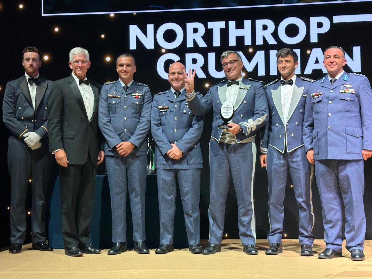 Madar Al-Saa Images 0.34528689196028095