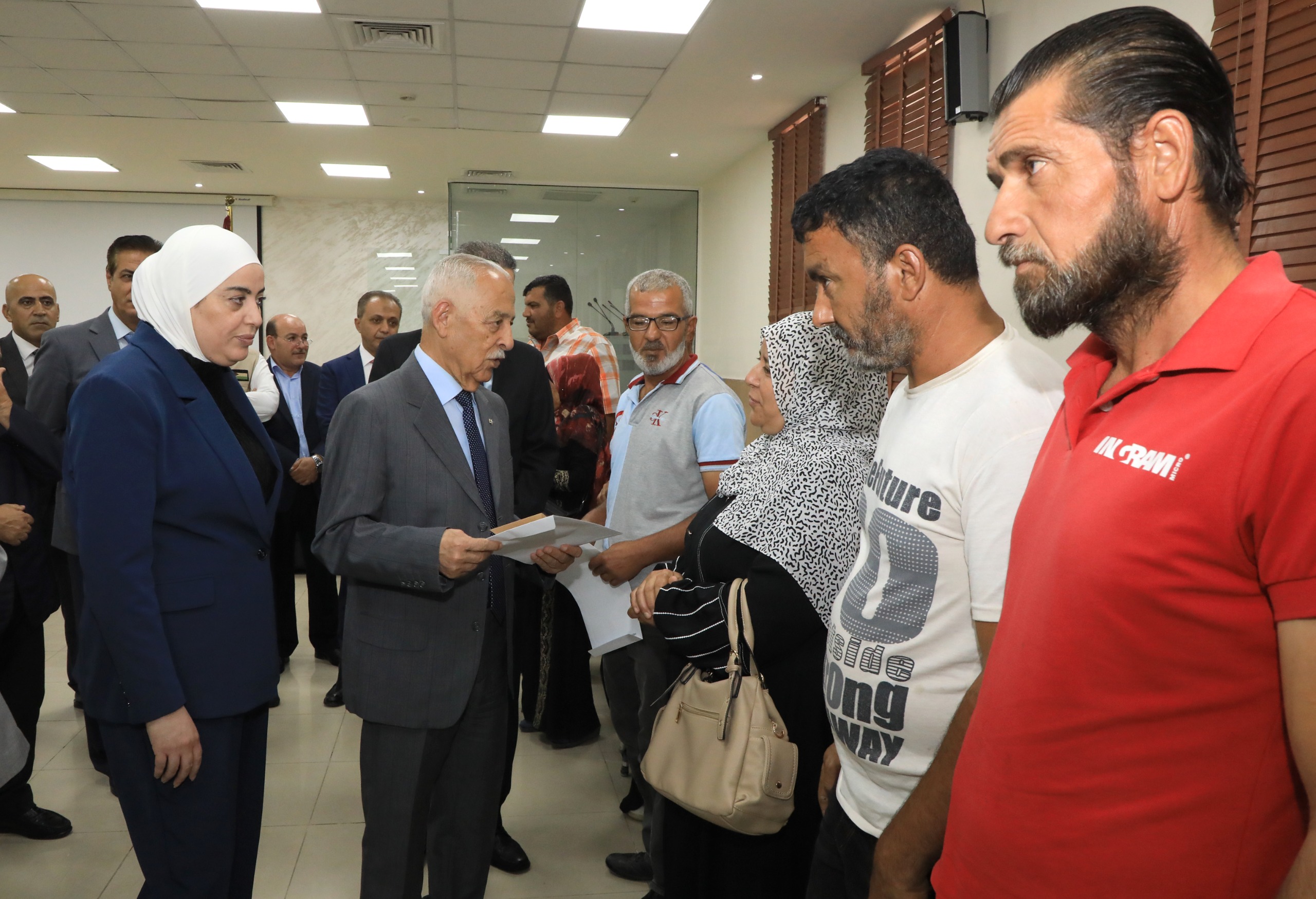 Madar Al-Saa Images 0.40233130980440923