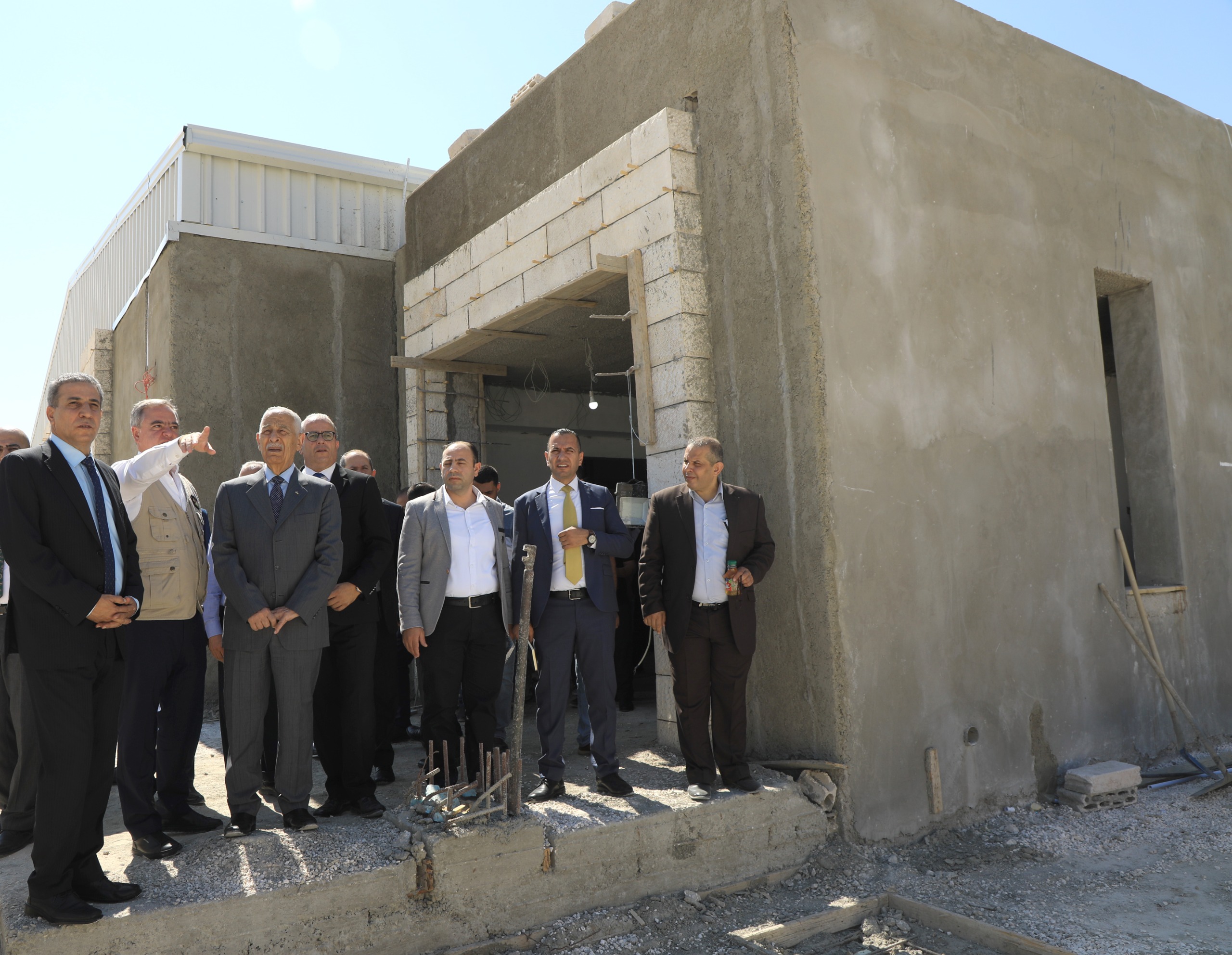 Madar Al-Saa Images 0.8384486315050073