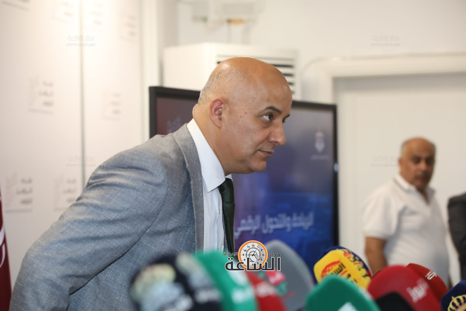 Madar Al-Saa Images 0.6592314559723462