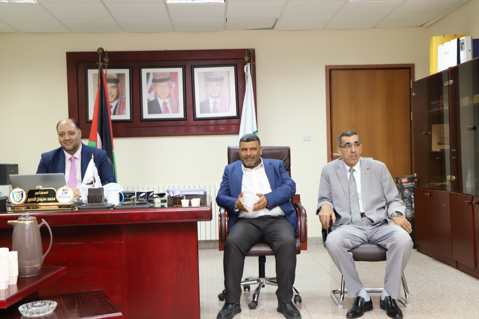 Madar Al-Saa Images 0.294734571362947