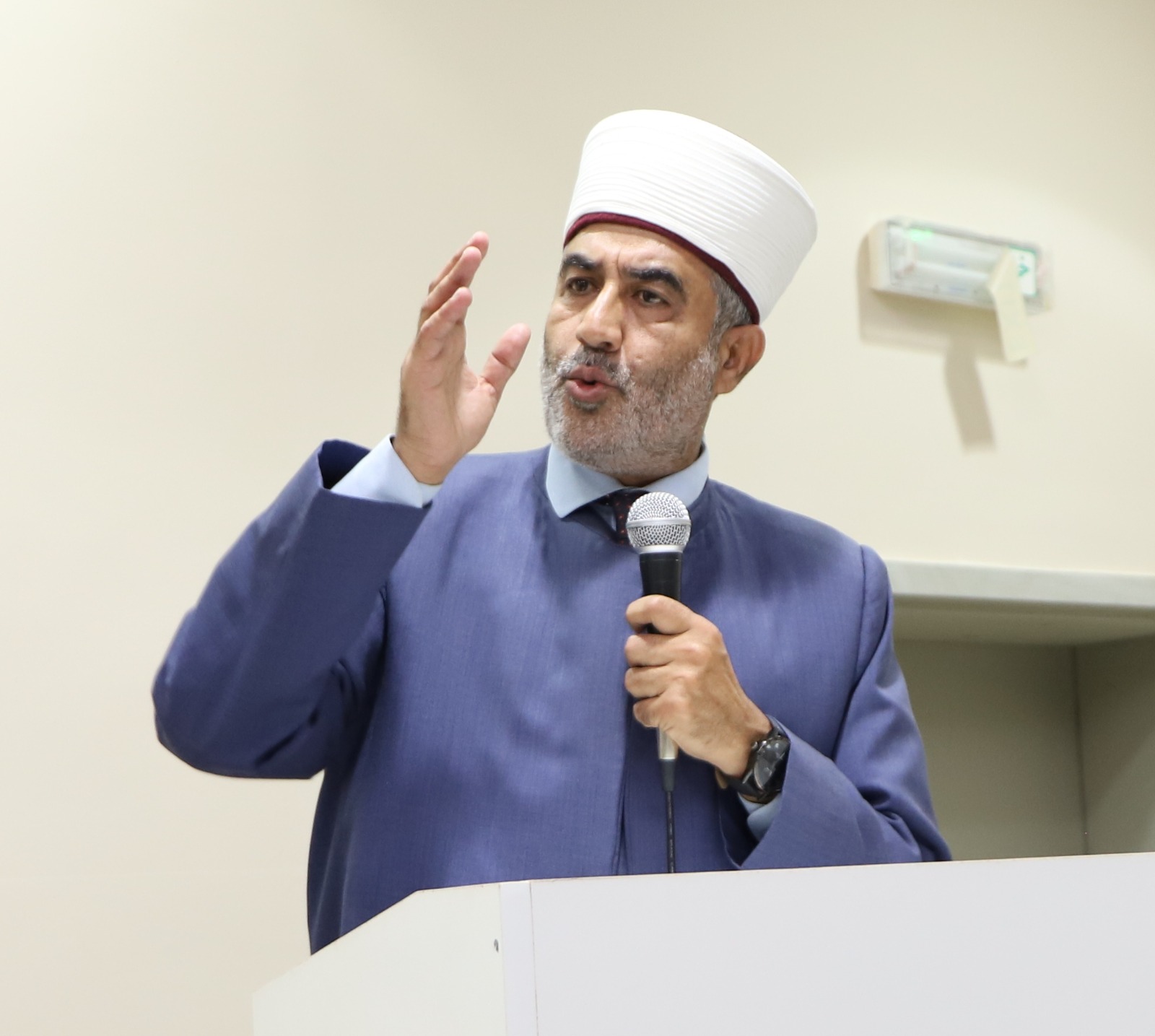 Madar Al-Saa Images 0.4095647311652131