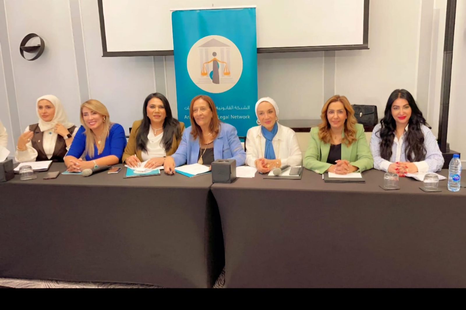 Madar Al-Saa Images 0.4445577832511216