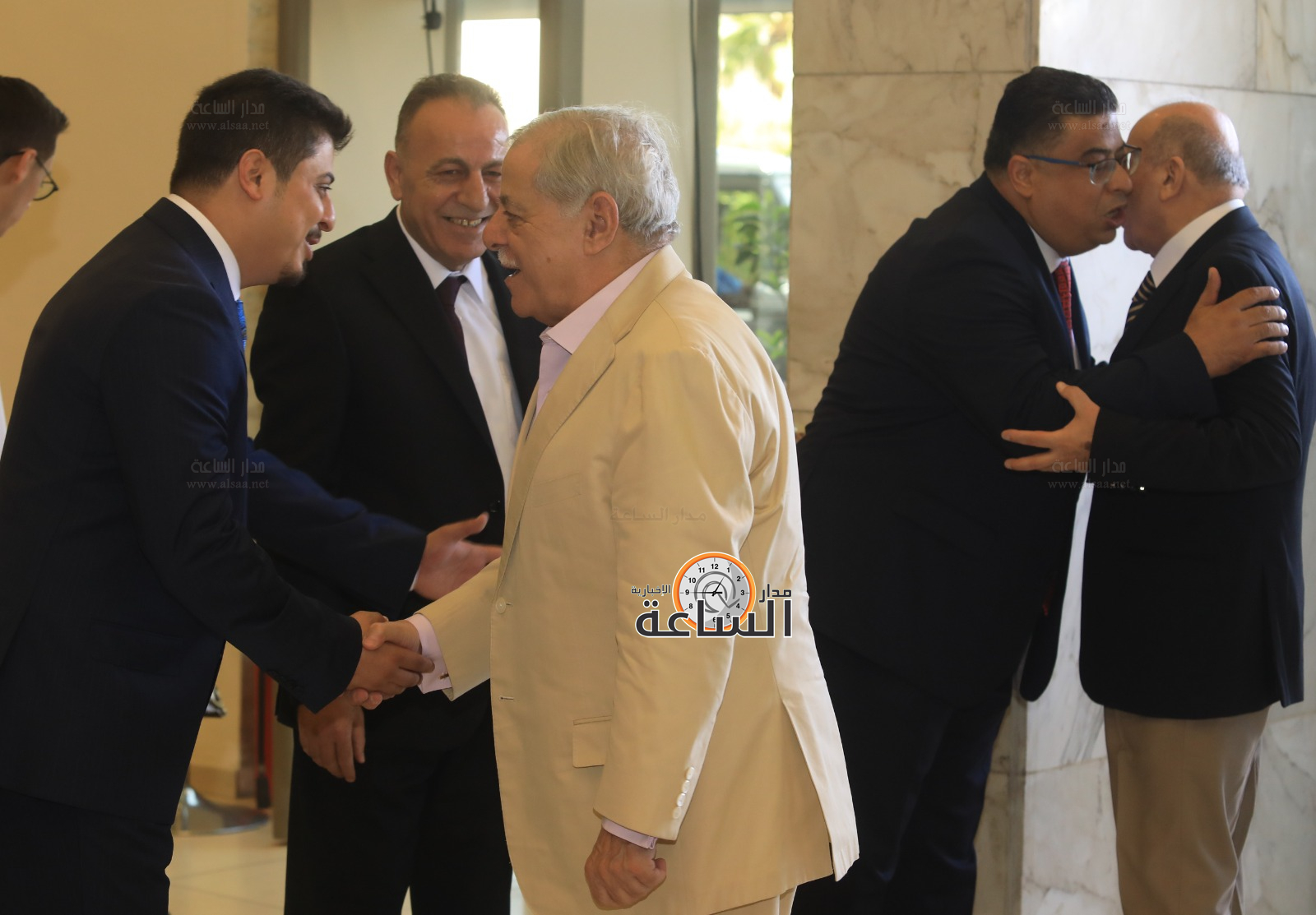 Madar Al-Saa Images 0.9349229402285557