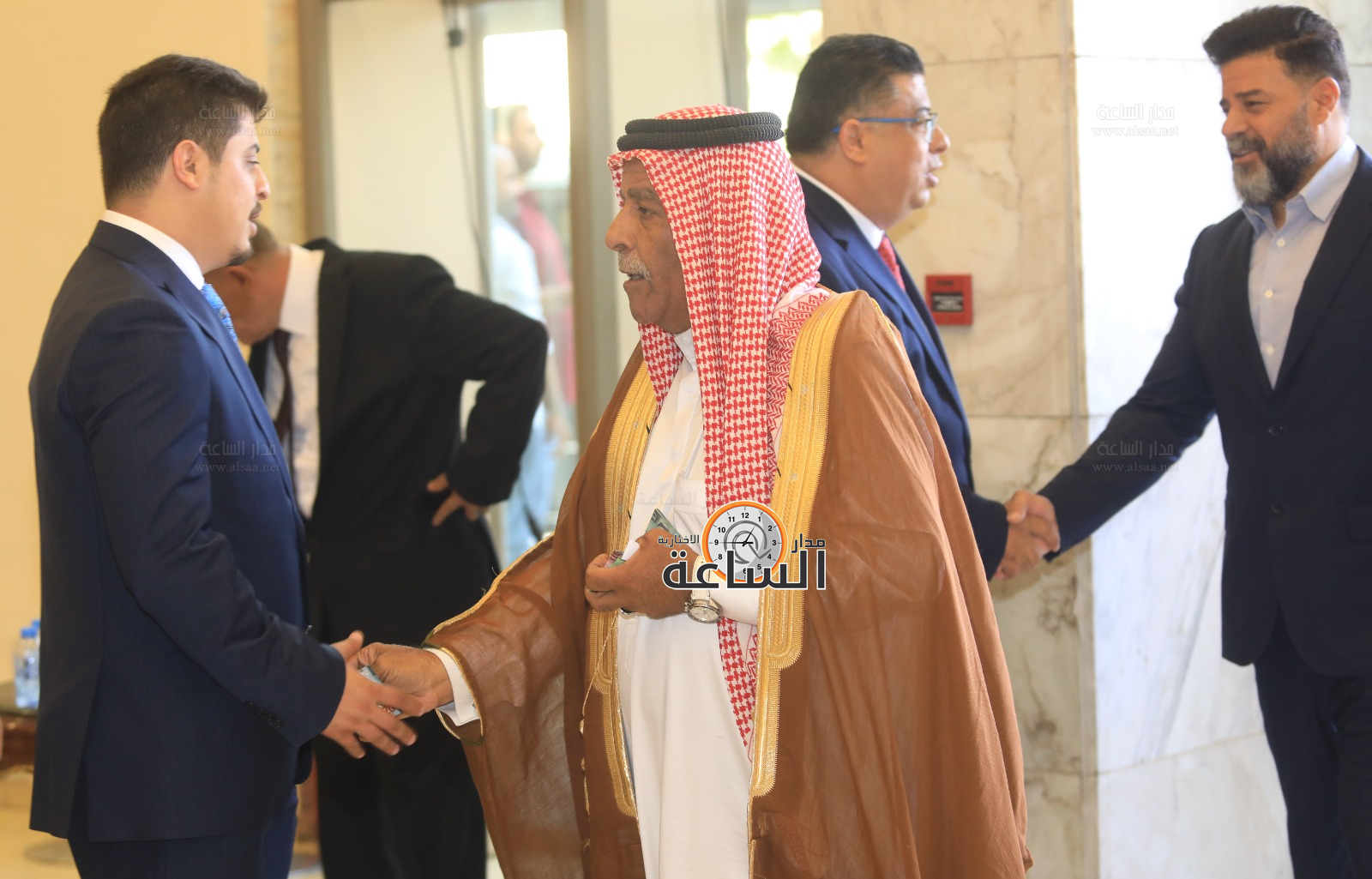 Madar Al-Saa Images 0.6771556881511478