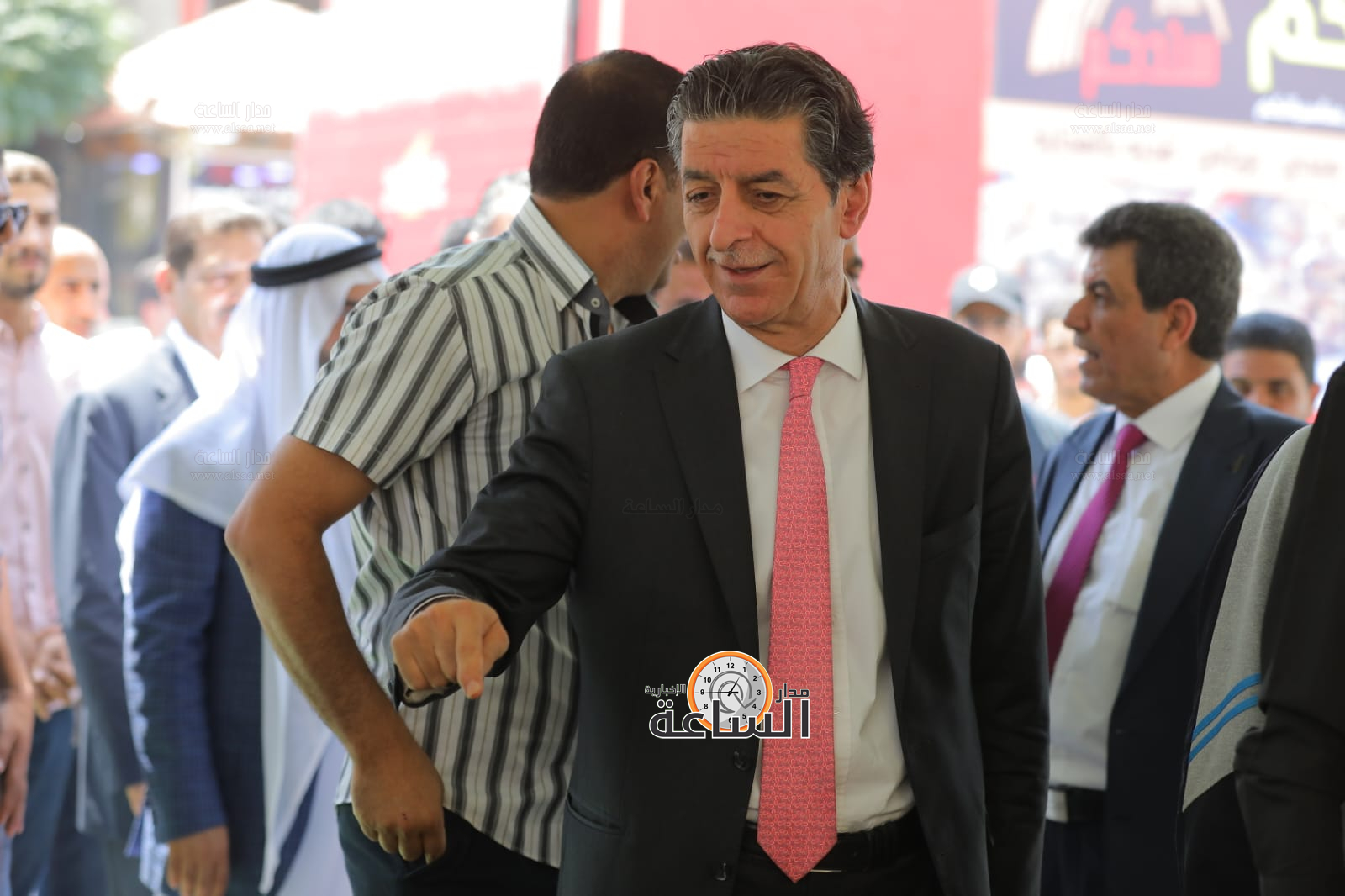 Madar Al-Saa Images 0.5872146922458672