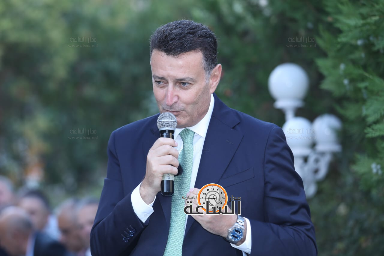 Madar Al-Saa Images 0.048235943281132565