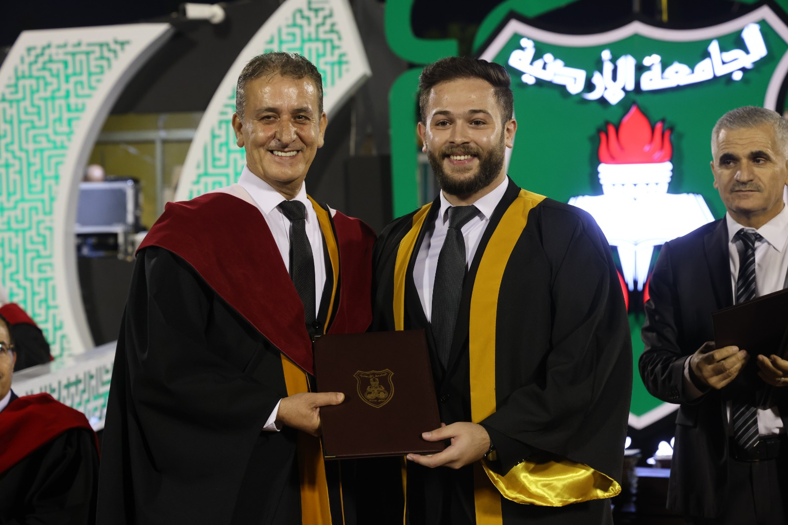 Madar Al-Saa Images 0.07442102464050104