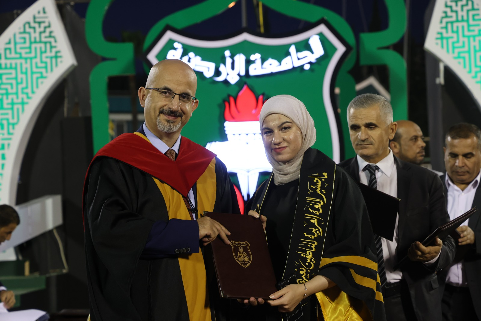 Madar Al-Saa Images 0.5368766506810423