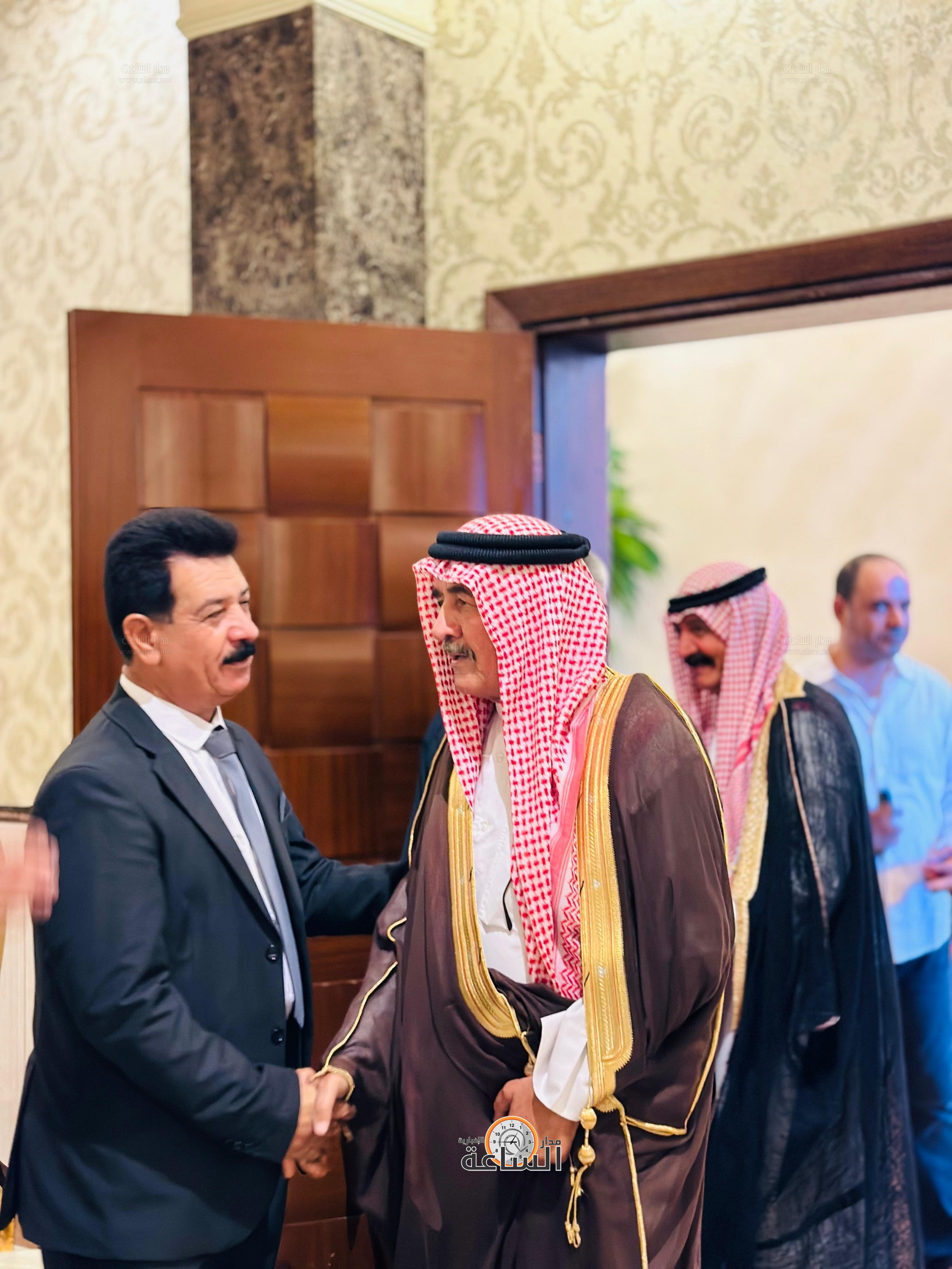 Madar Al-Saa Images 0.9990350564385906