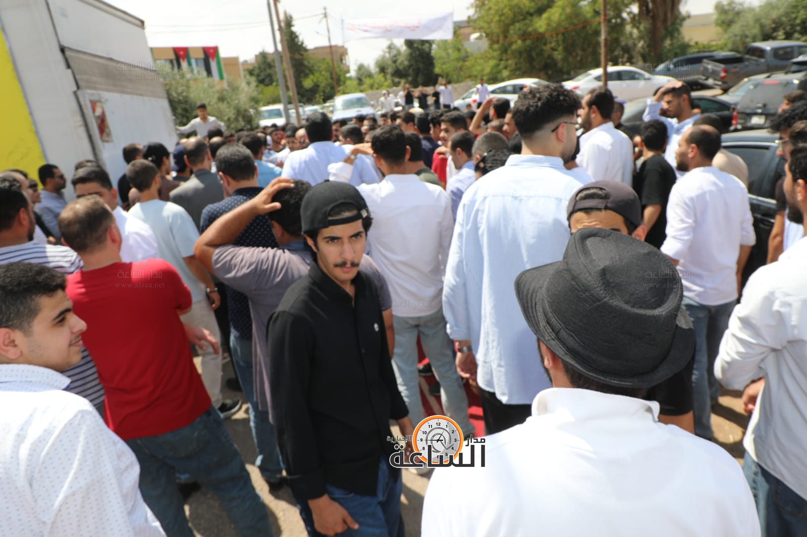 Madar Al-Saa Images 0.18456746534176172