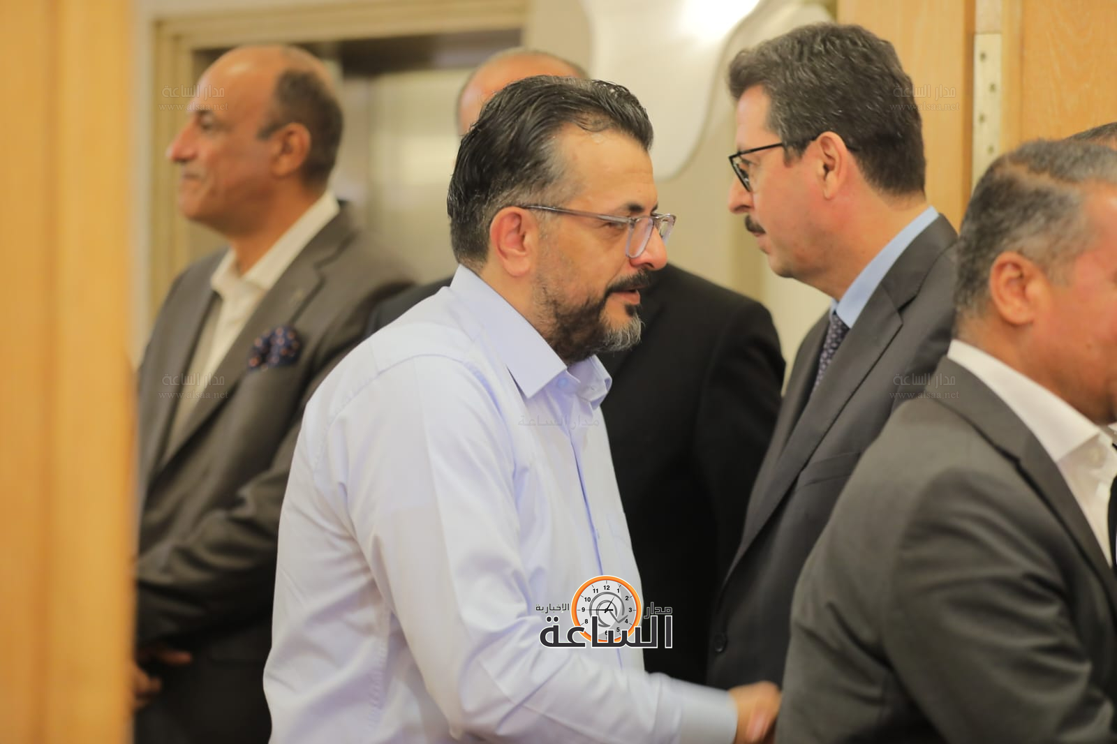 Madar Al-Saa Images 0.1563404119219216