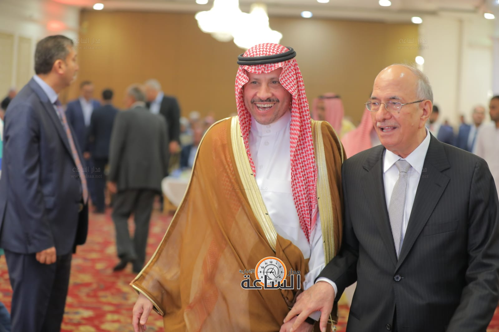 Madar Al-Saa Images 0.04573158844214387