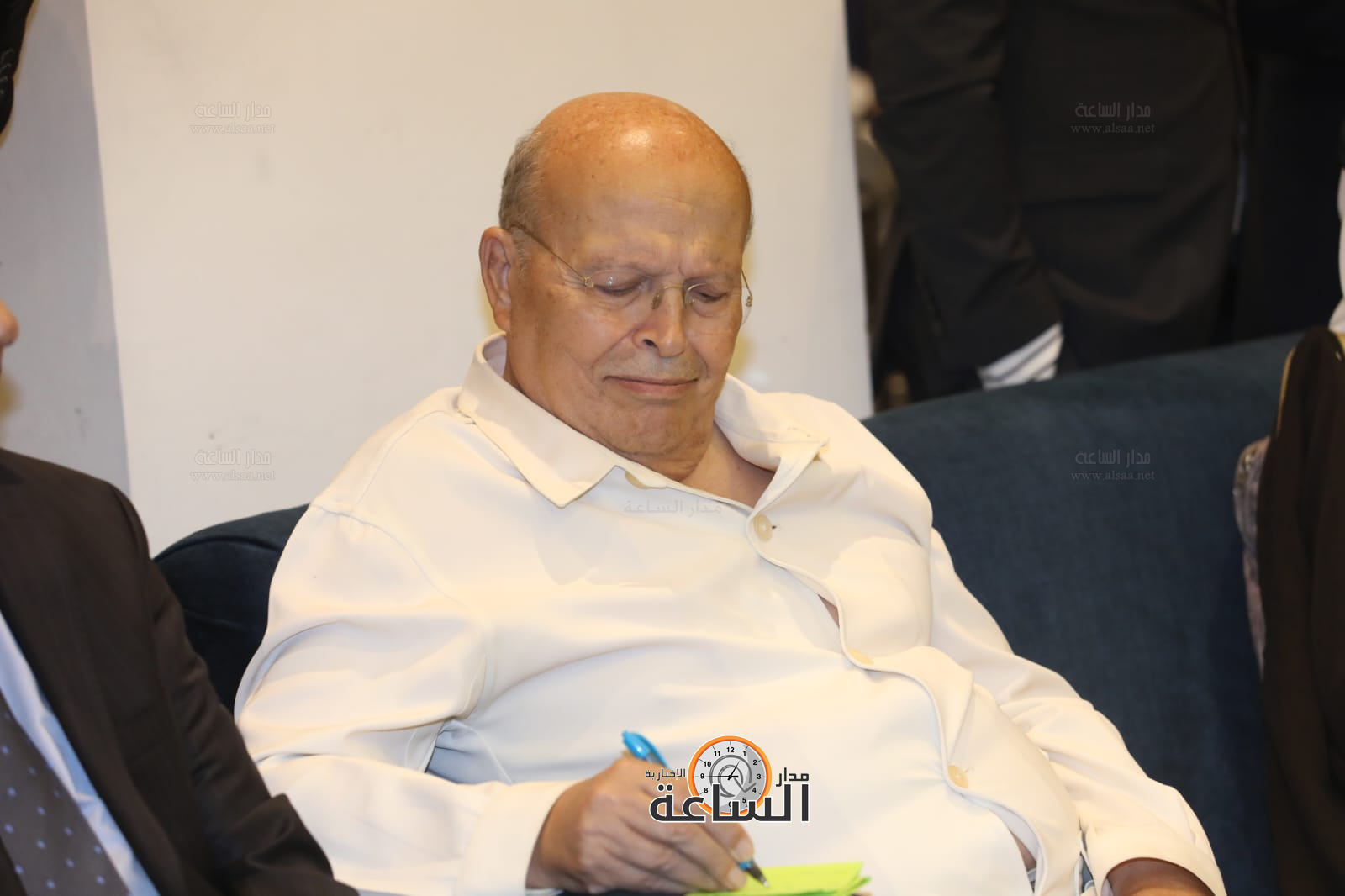 Madar Al-Saa Images 0.4935645122592871