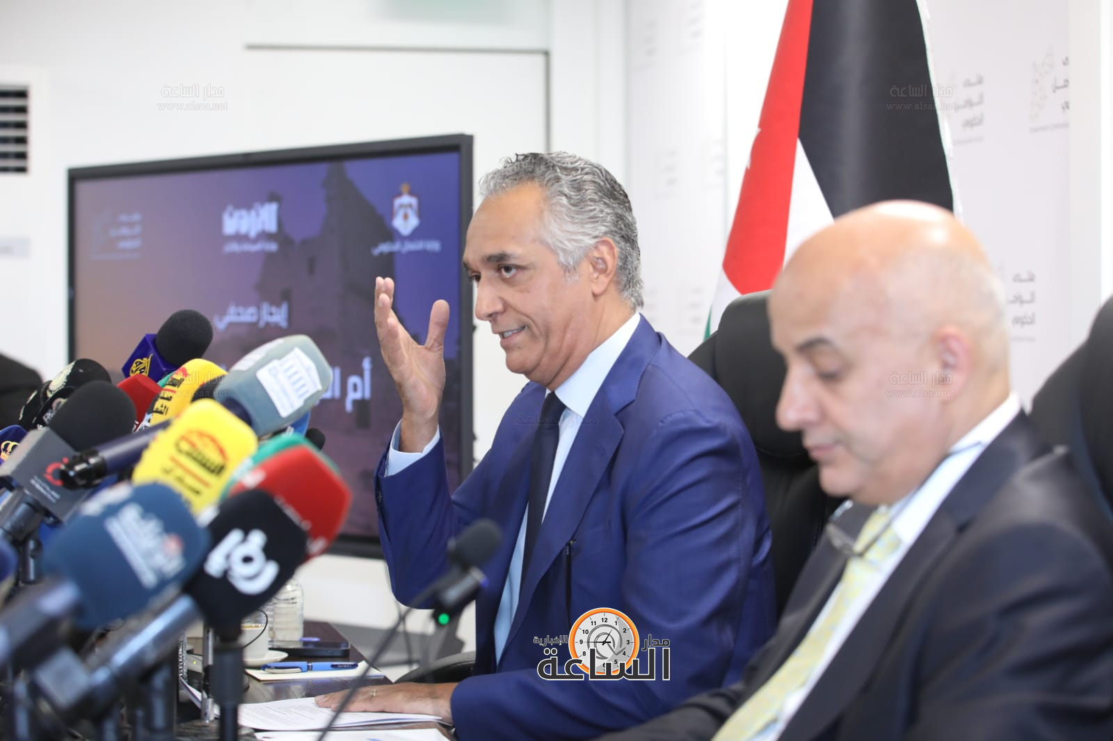 Madar Al-Saa Images 0.5529158640904075