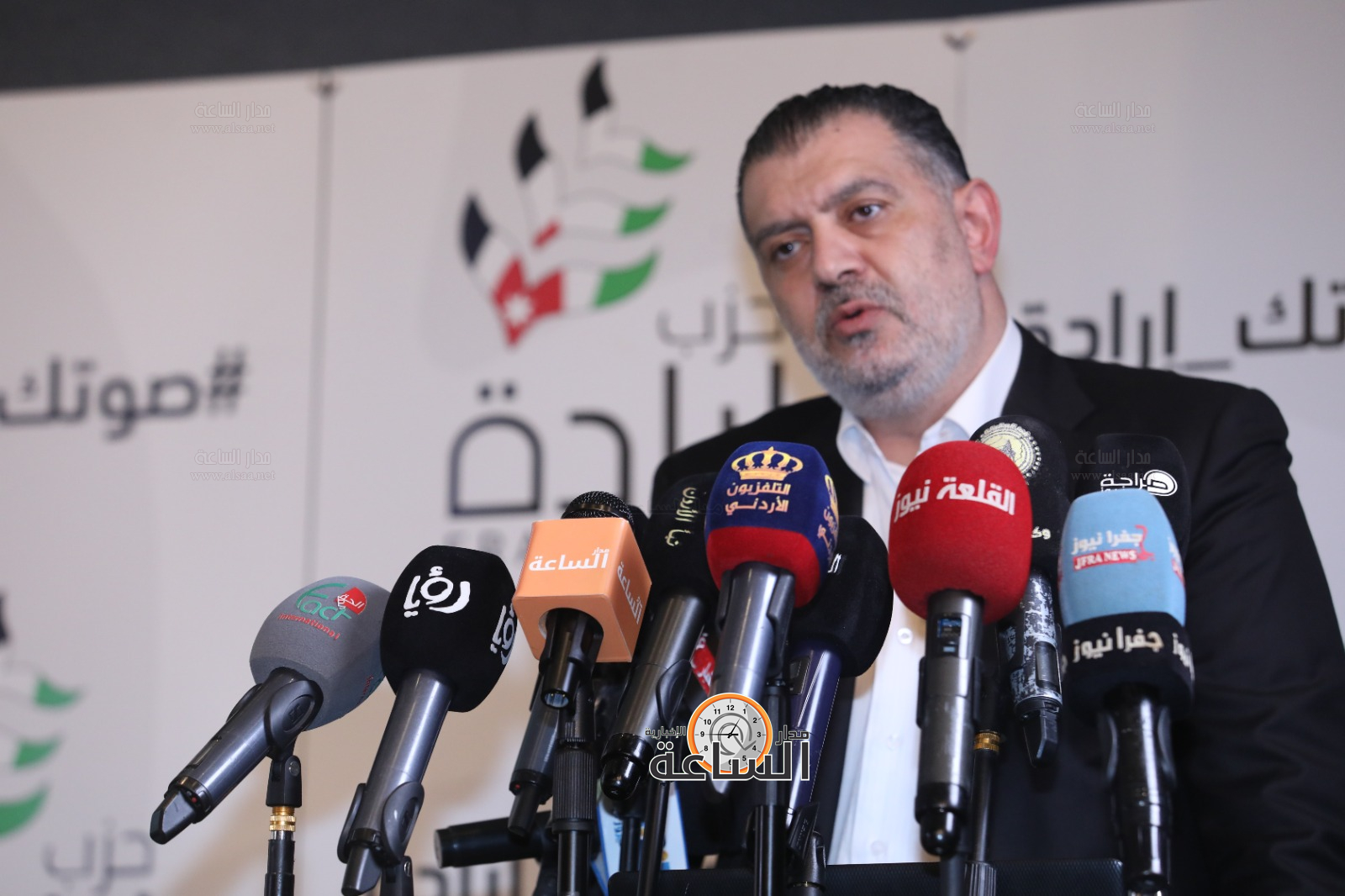 Madar Al-Saa Images 0.4112961259822112