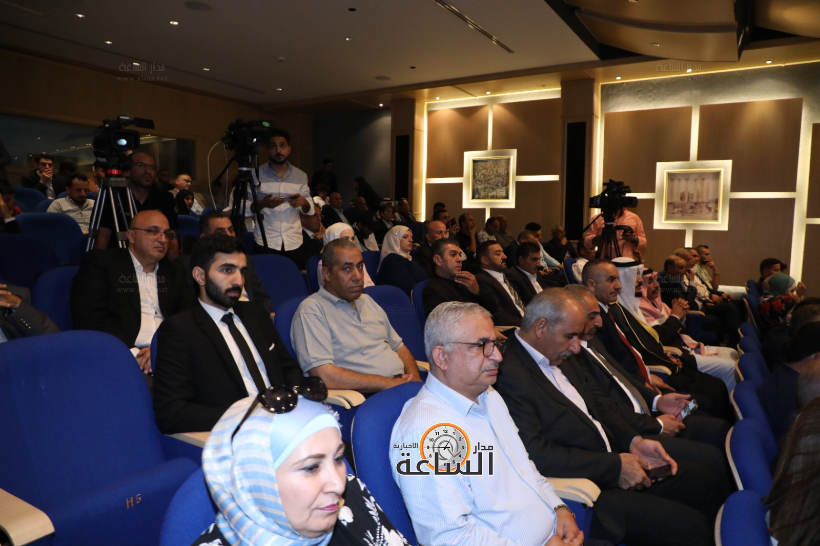 Madar Al-Saa Images 0.0977350874181806