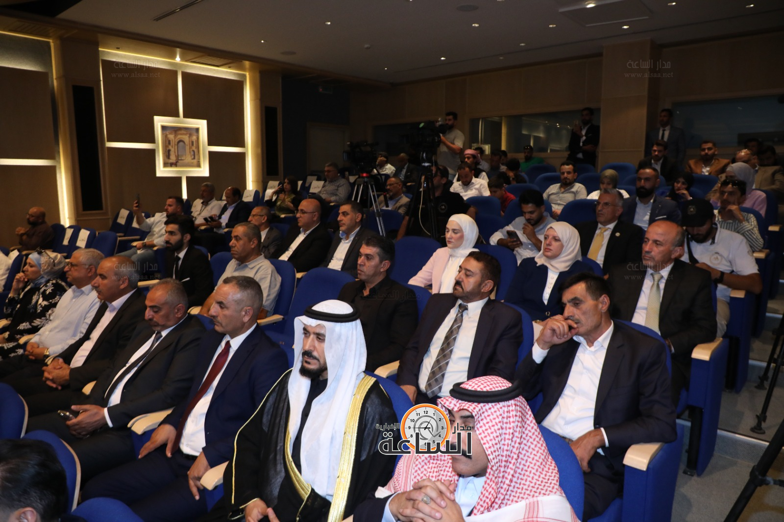 Madar Al-Saa Images 0.7777998659890246