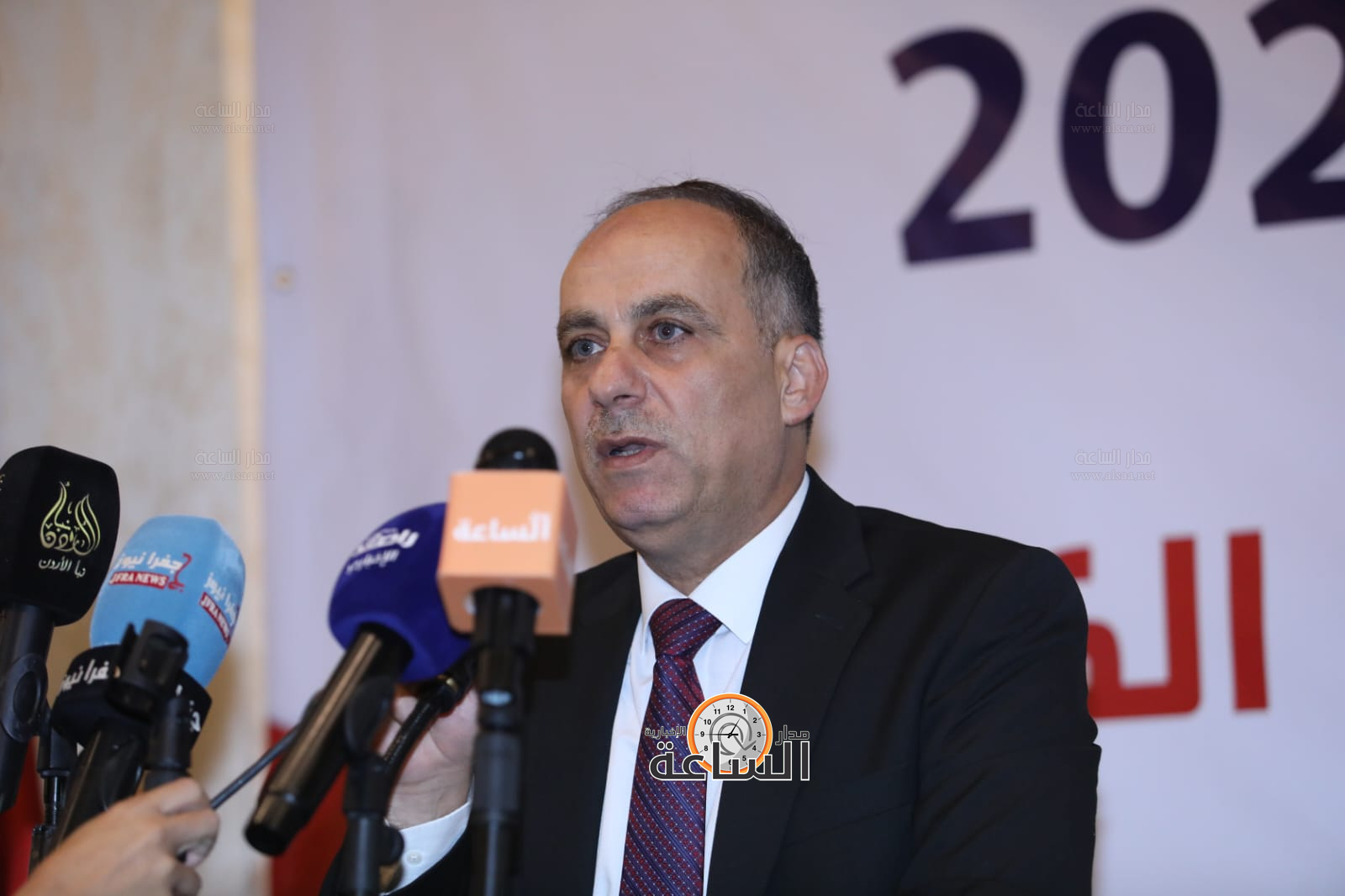 Madar Al-Saa Images 0.9314303847923631