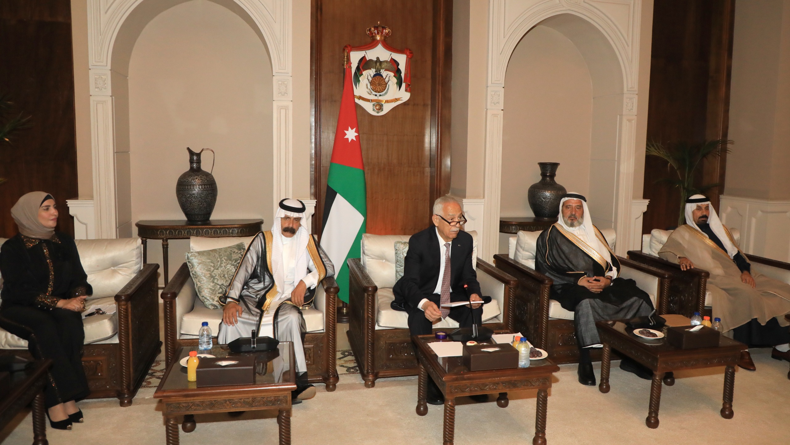 Madar Al-Saa Images 0.33857694623336587