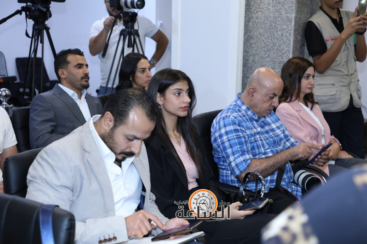 Madar Al-Saa Images 0.49564391095003213