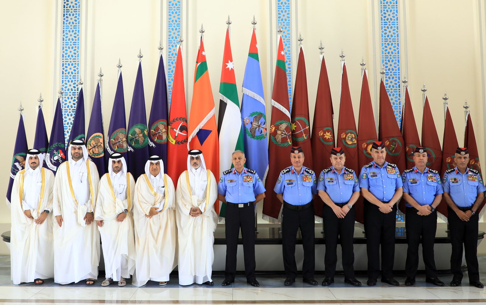 Madar Al-Saa Images 0.6375788429415687