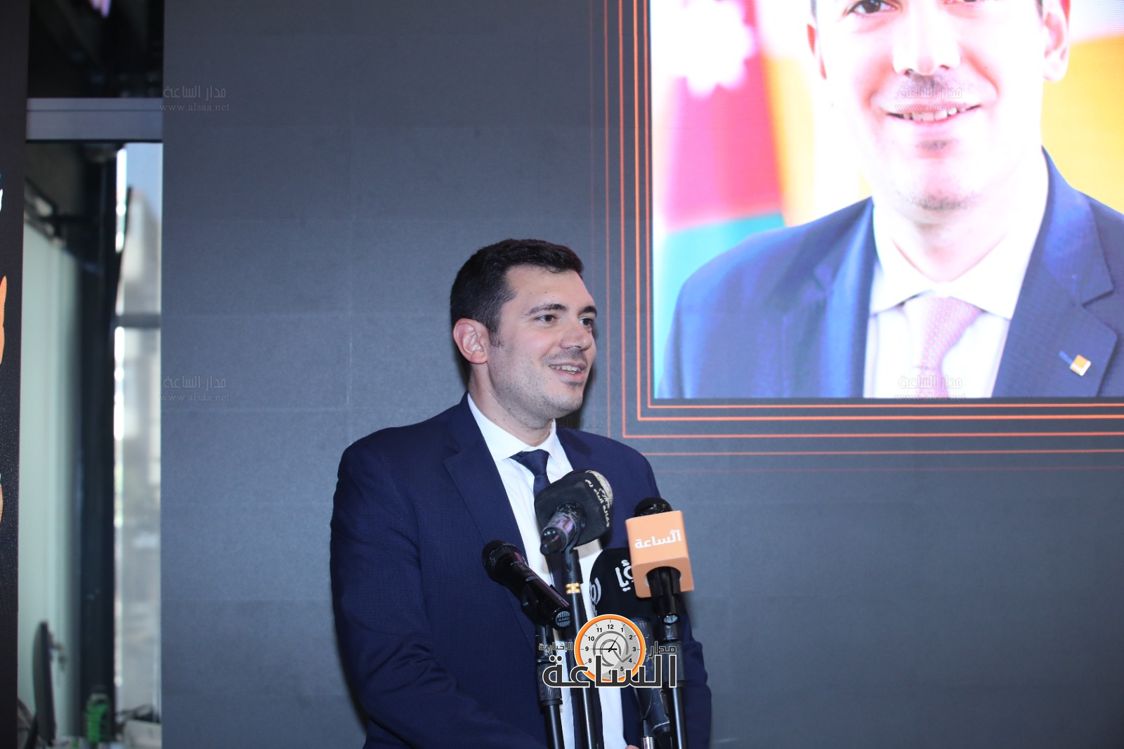 Madar Al-Saa Images 0.9998858385476237